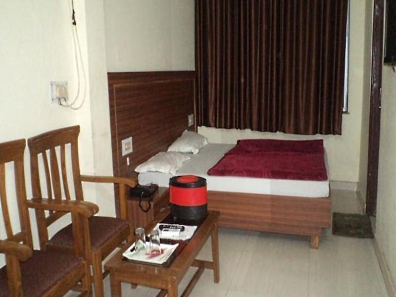 לקנאו Hotel Umang מראה חיצוני תמונה